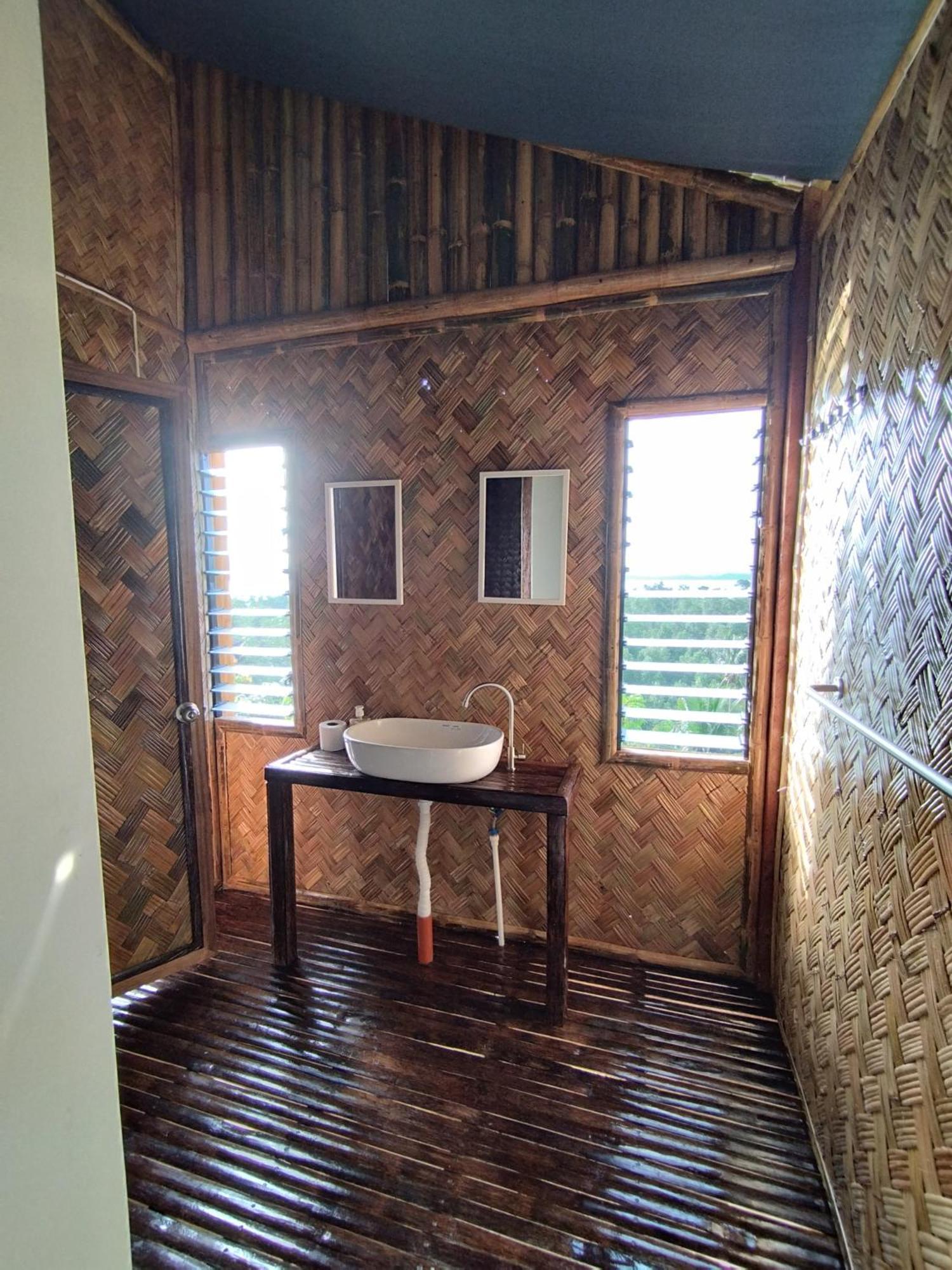 Ocean Green Eco Lodge Puerto Princesa Exteriör bild